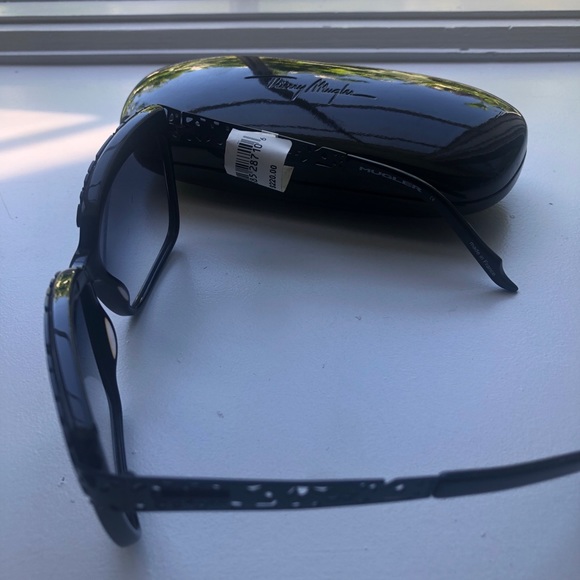Thierry Mugler Black Sunglasses main image 9